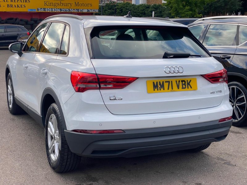 AUDI Q3 1.5 TFSI COD 35 TECHNIK S TRONIC EURO 6 S S 5DR...